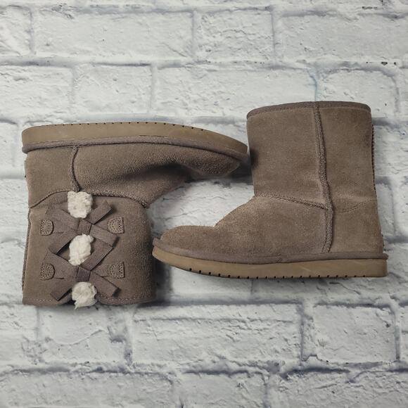 Koolaburra by Ugg Victoria Short Suede Boots with Bows size 4 - Picture 2 of 14